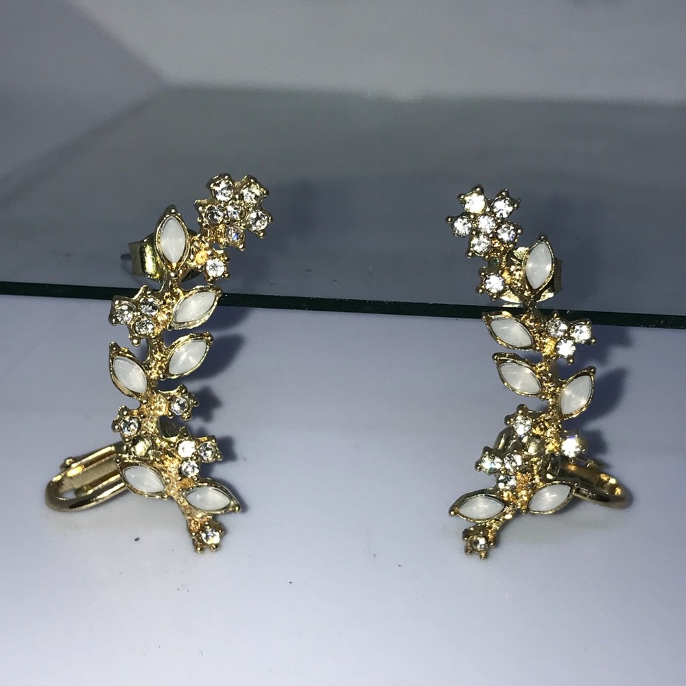 😍FLORAL EAR CUFF 😍